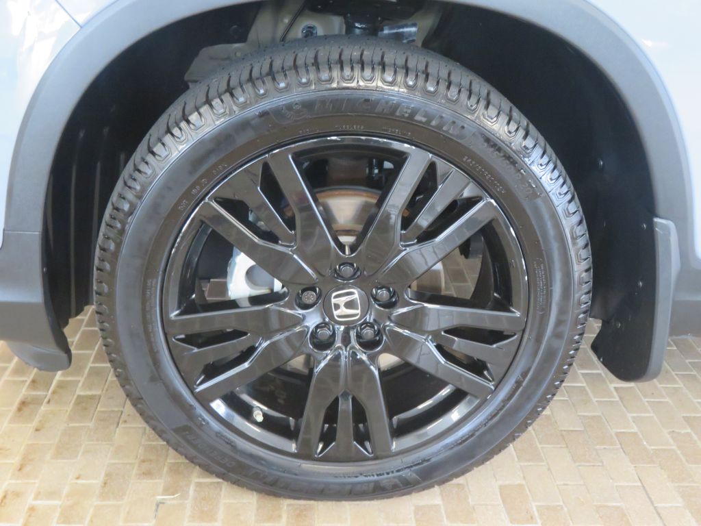 Photo 7 of this HONDA PILOT BLACK