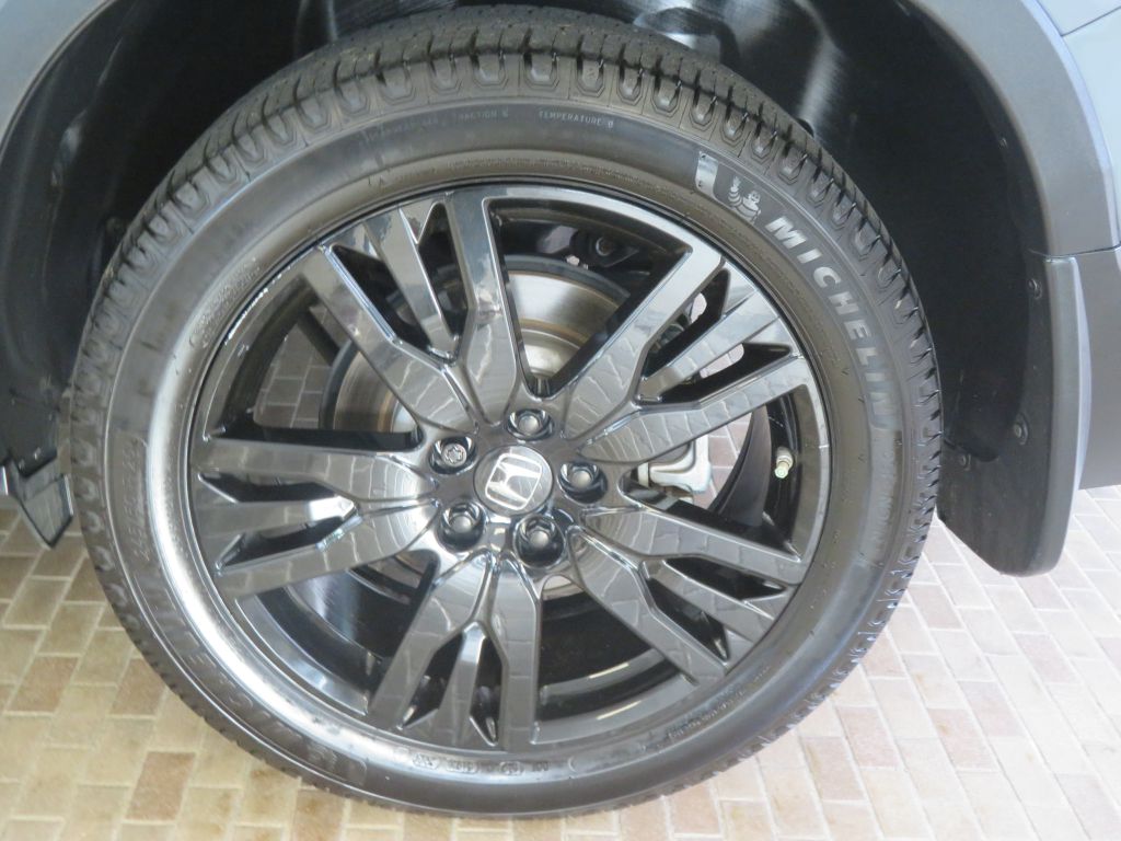 Photo 8 of this HONDA PILOT BLACK