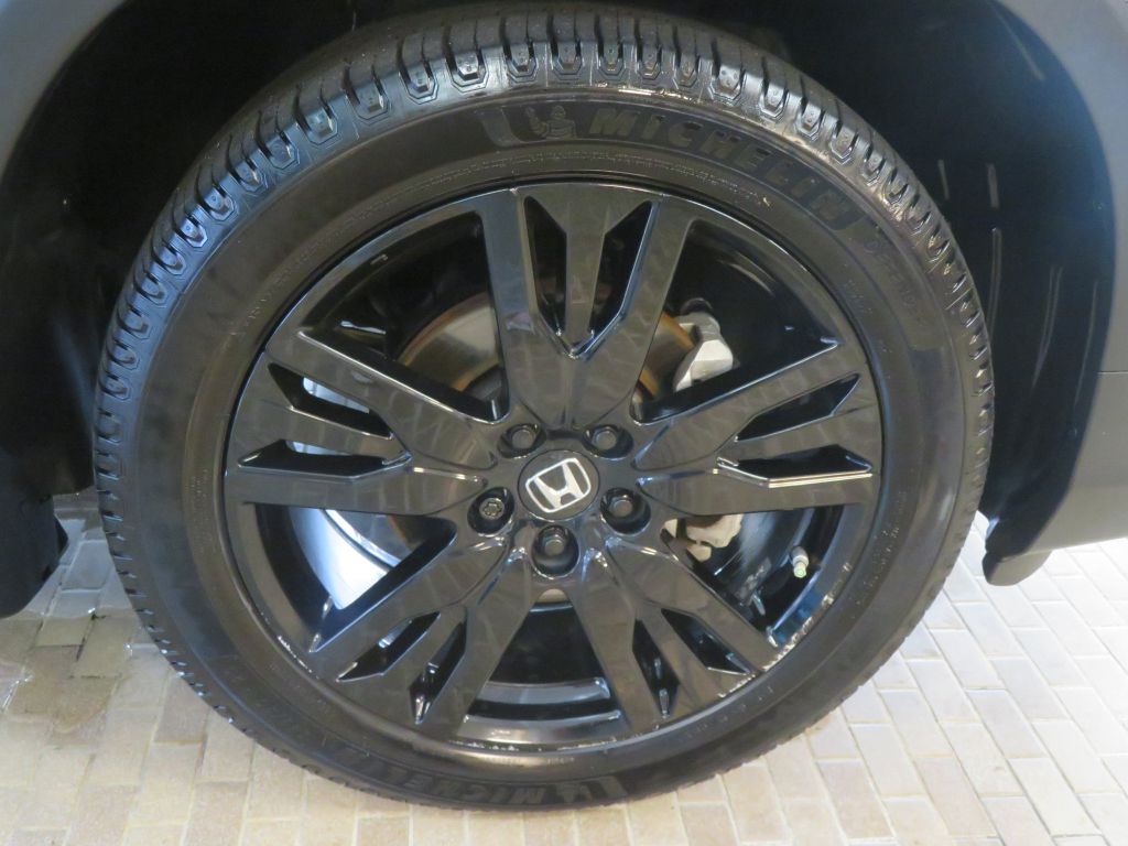 Photo 10 of this HONDA PILOT BLACK