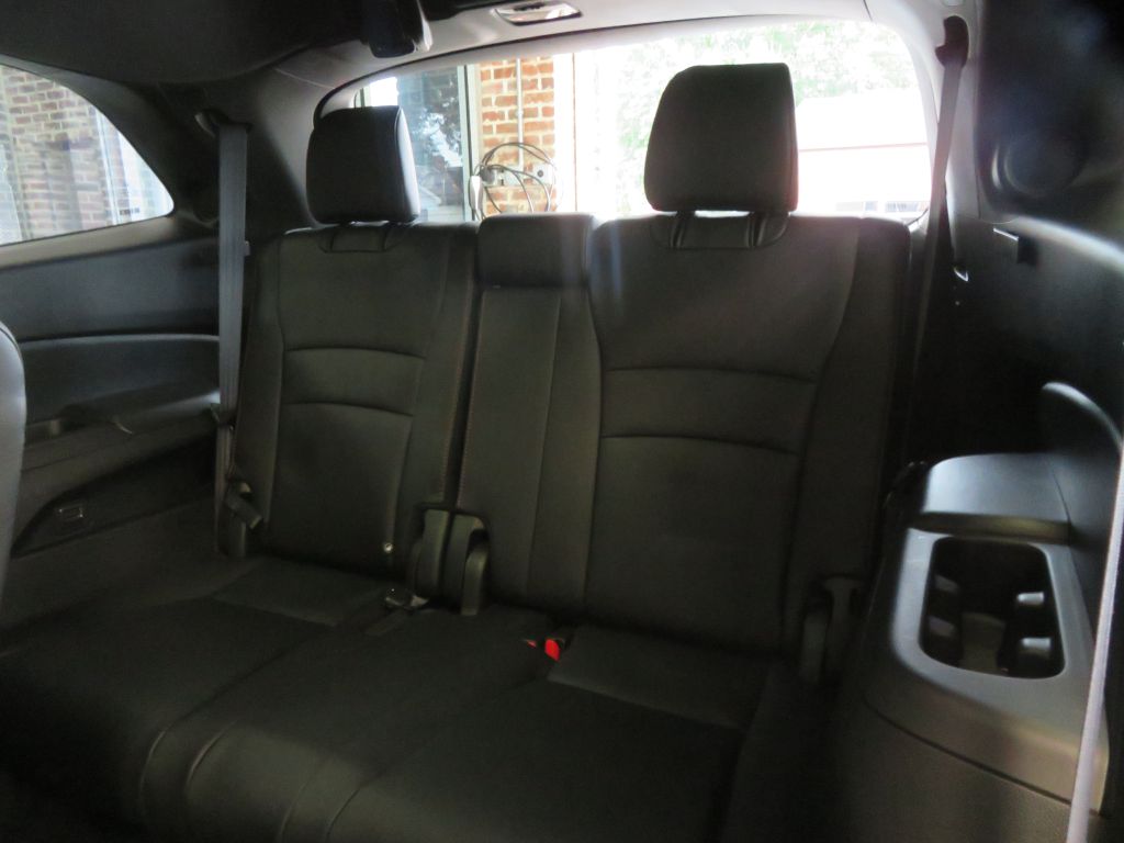 Photo 22 of this HONDA PILOT BLACK