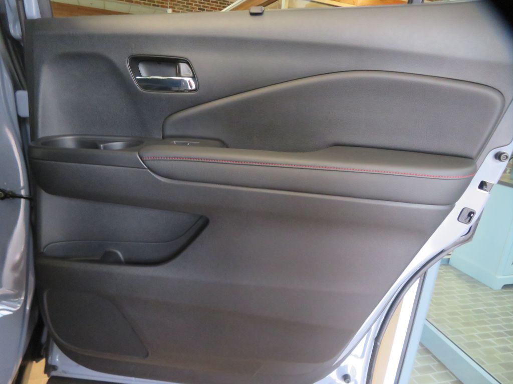 Photo 23 of this HONDA PILOT BLACK