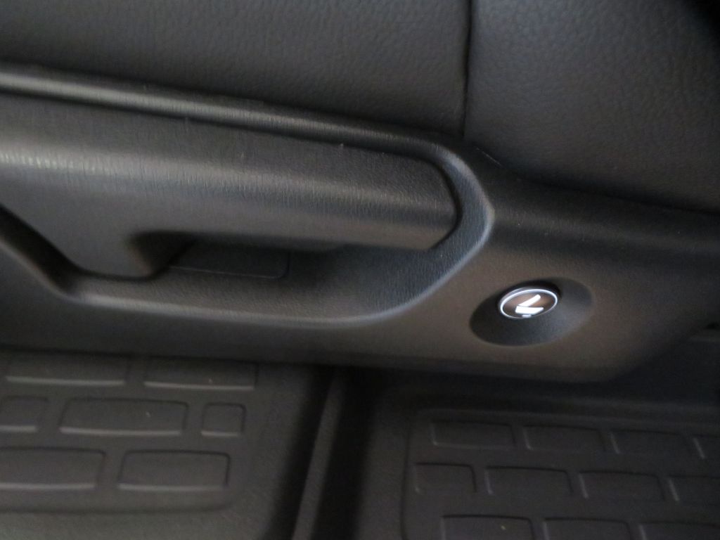 Photo 27 of this HONDA PILOT BLACK