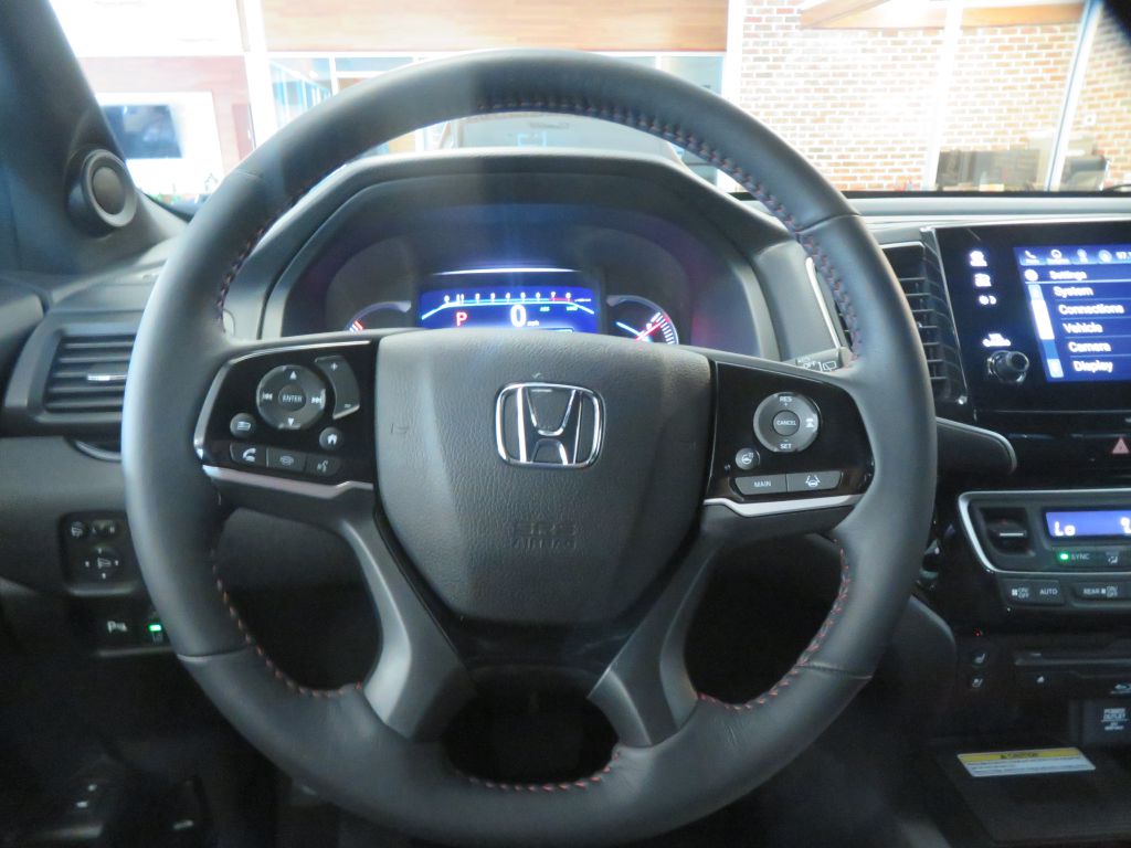 Photo 37 of this HONDA PILOT BLACK