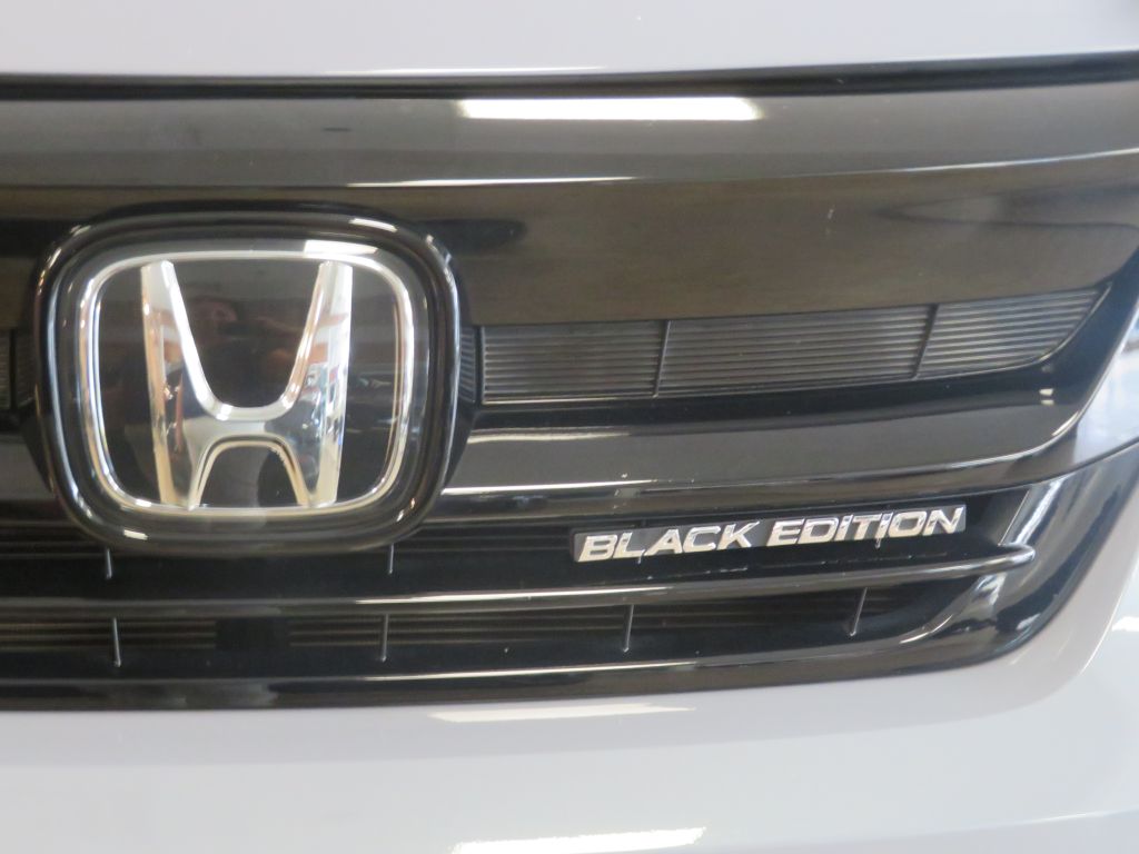 Photo 71 of this HONDA PILOT BLACK