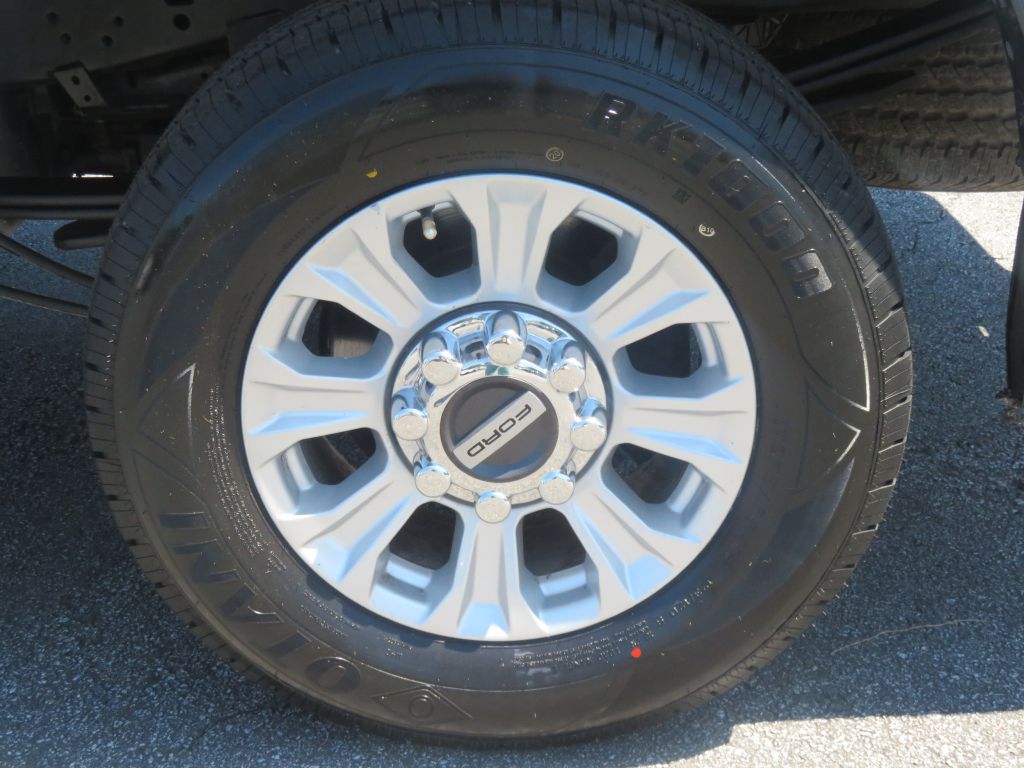 Photo 8 of this FORD F250