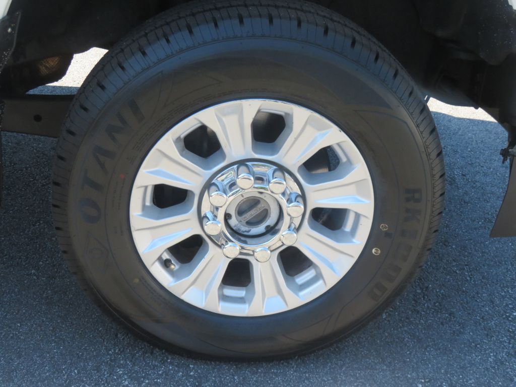 Photo 10 of this FORD F250
