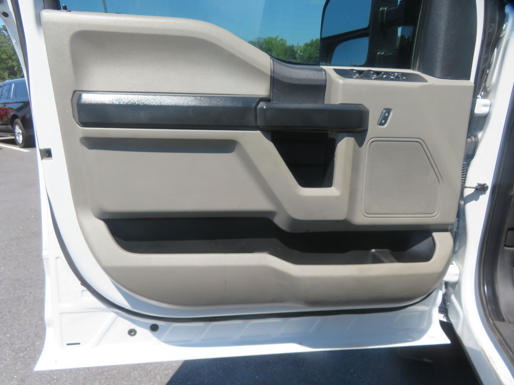 Photo 11 of this FORD F250
