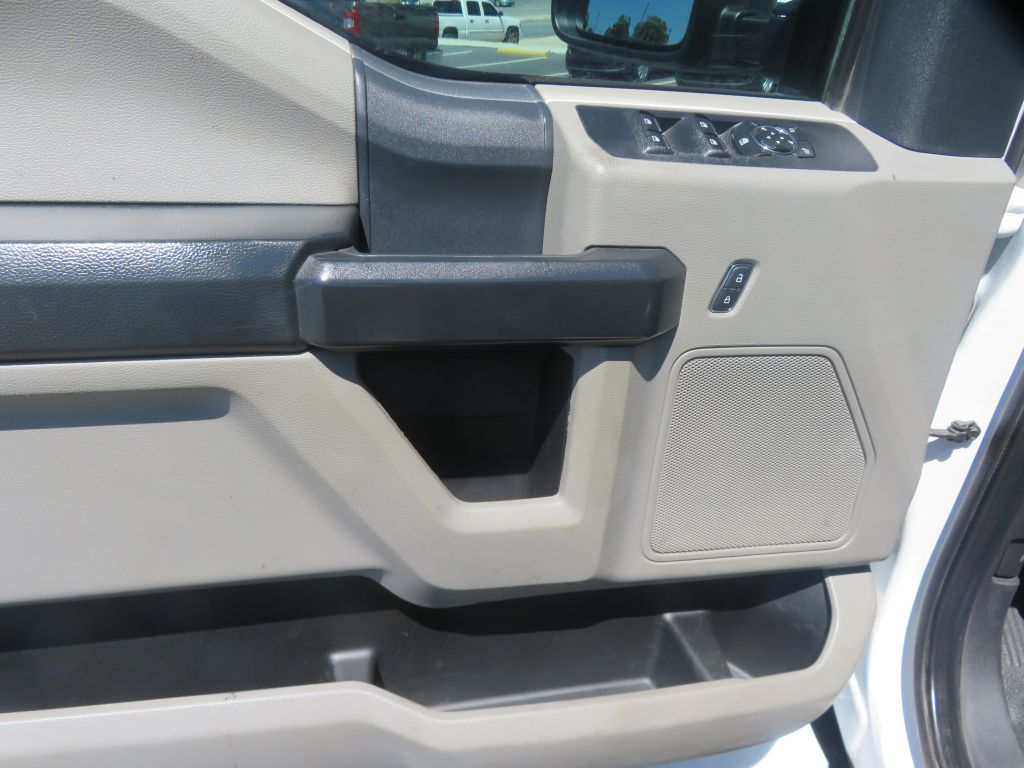 Photo 12 of this FORD F250