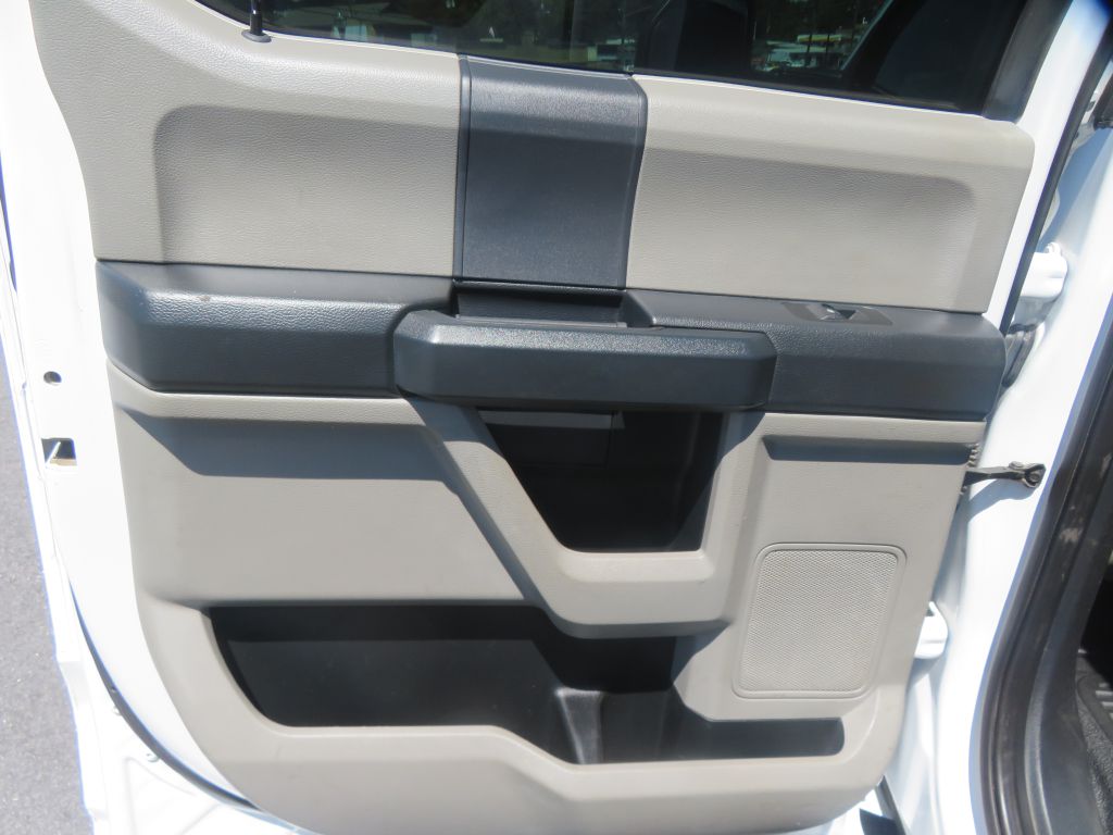 Photo 15 of this FORD F250