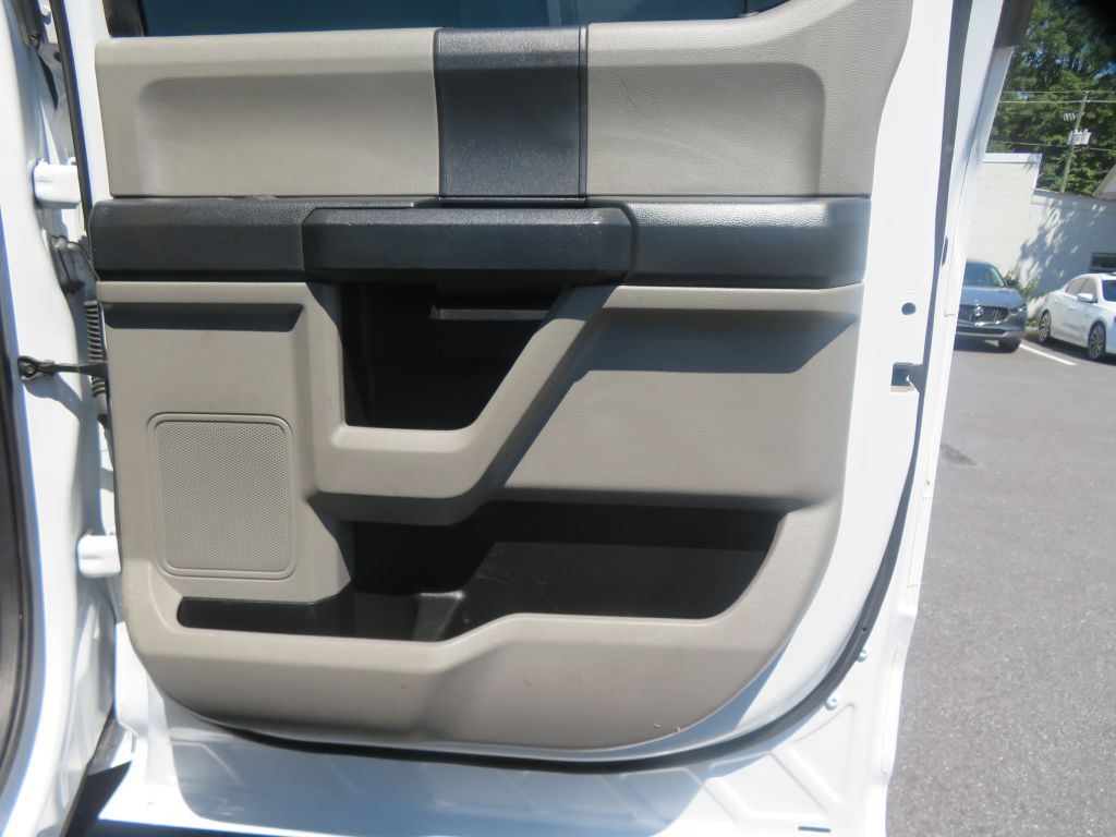Photo 17 of this FORD F250