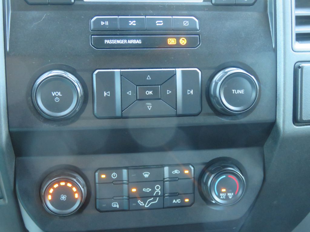 Photo 33 of this FORD F250
