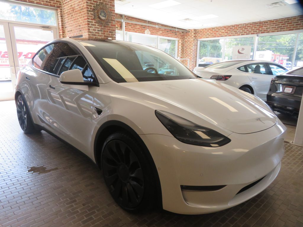 Photo 3 of this TESLA MODEL Y