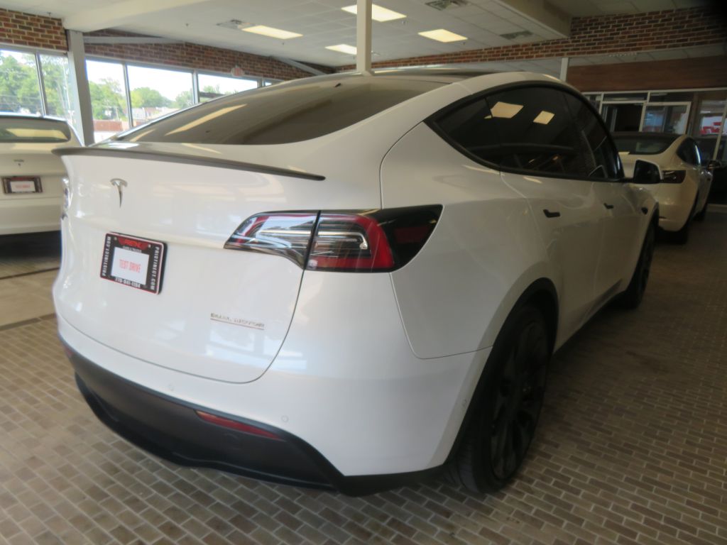 Photo 4 of this TESLA MODEL Y