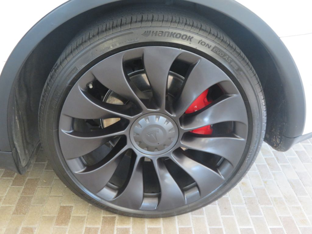 Photo 8 of this TESLA MODEL Y