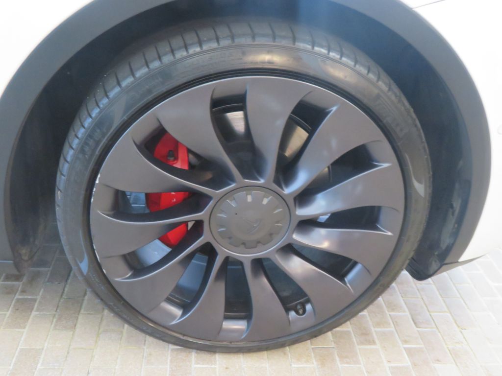 Photo 10 of this TESLA MODEL Y