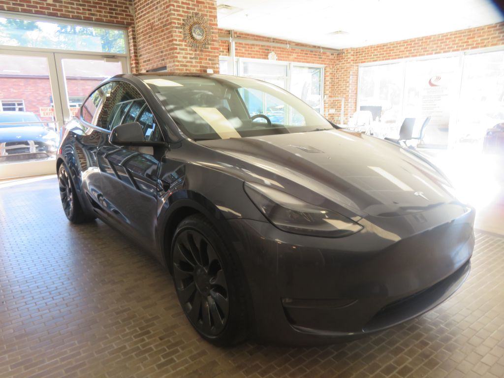 Photo 3 of this TESLA MODEL Y