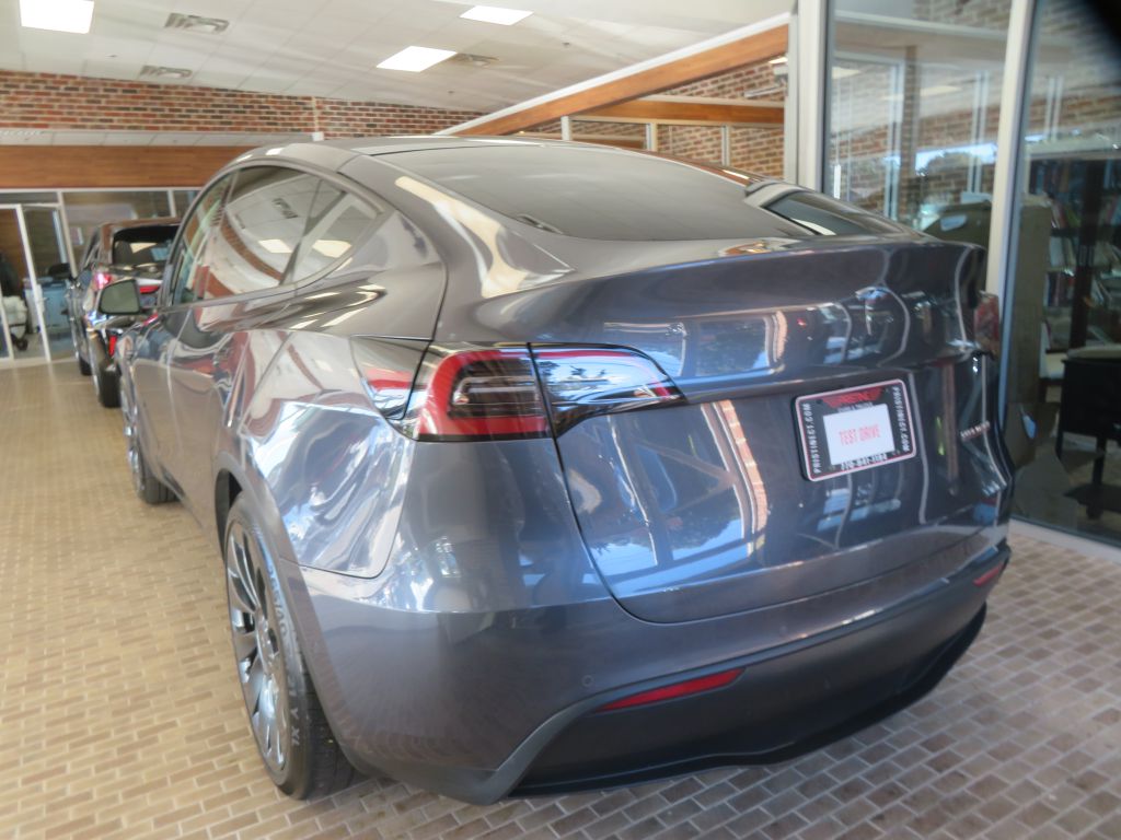 Photo 6 of this TESLA MODEL Y