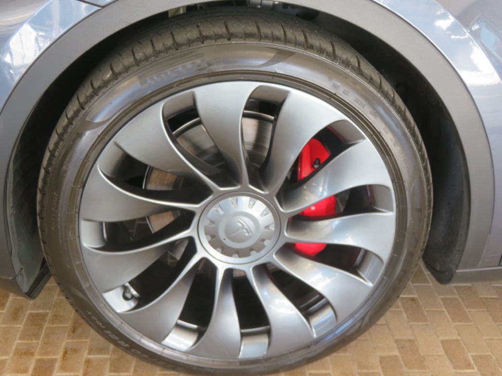 Photo 7 of this TESLA MODEL Y