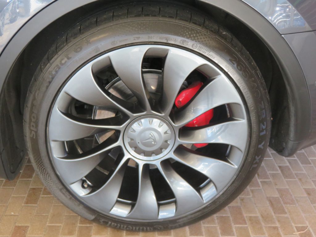 Photo 8 of this TESLA MODEL Y