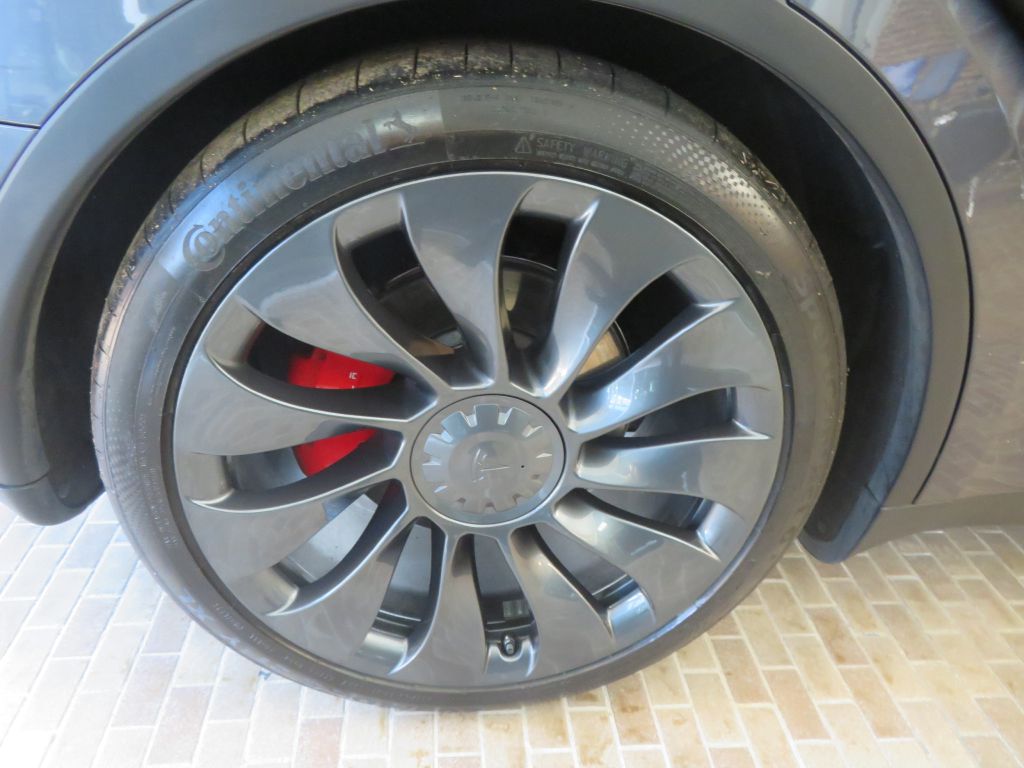 Photo 9 of this TESLA MODEL Y