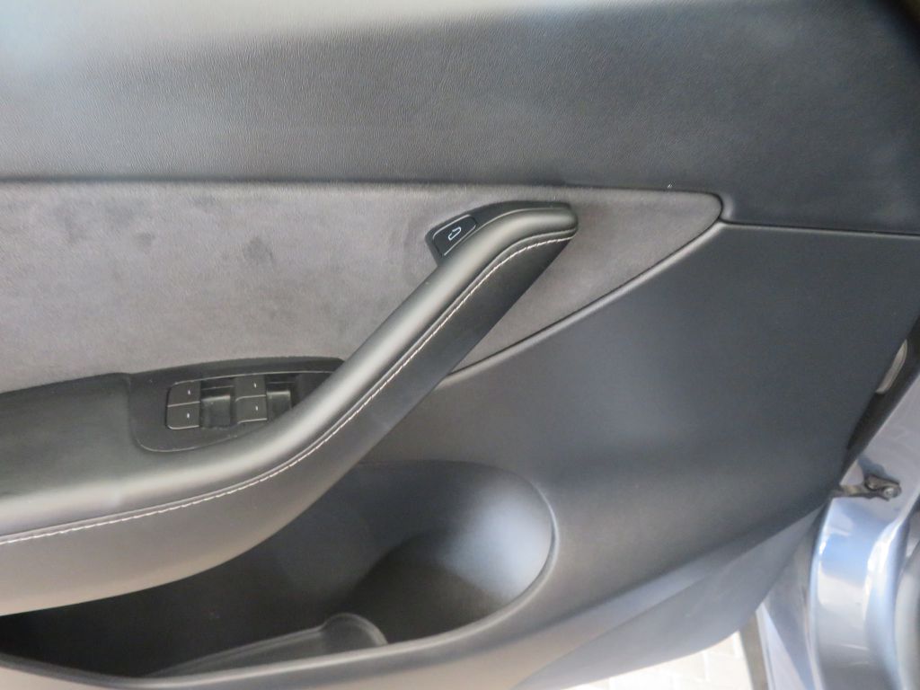 Photo 14 of this TESLA MODEL Y