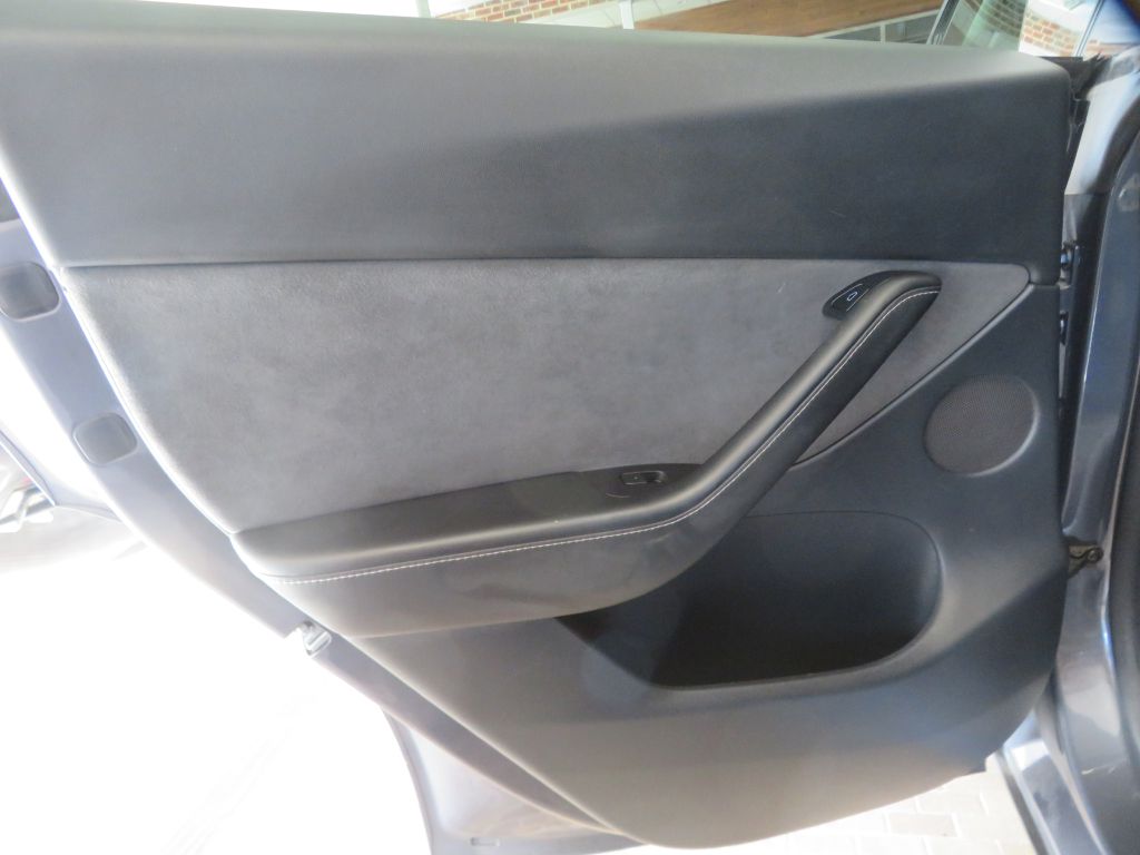 Photo 17 of this TESLA MODEL Y