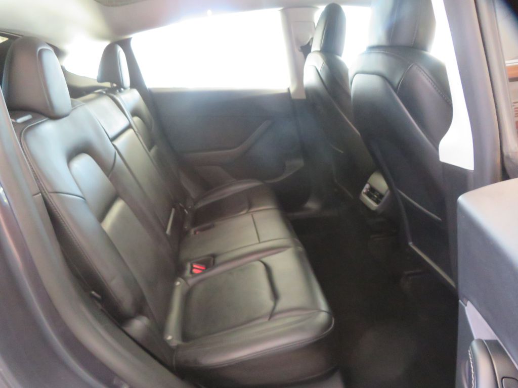 Photo 22 of this TESLA MODEL Y