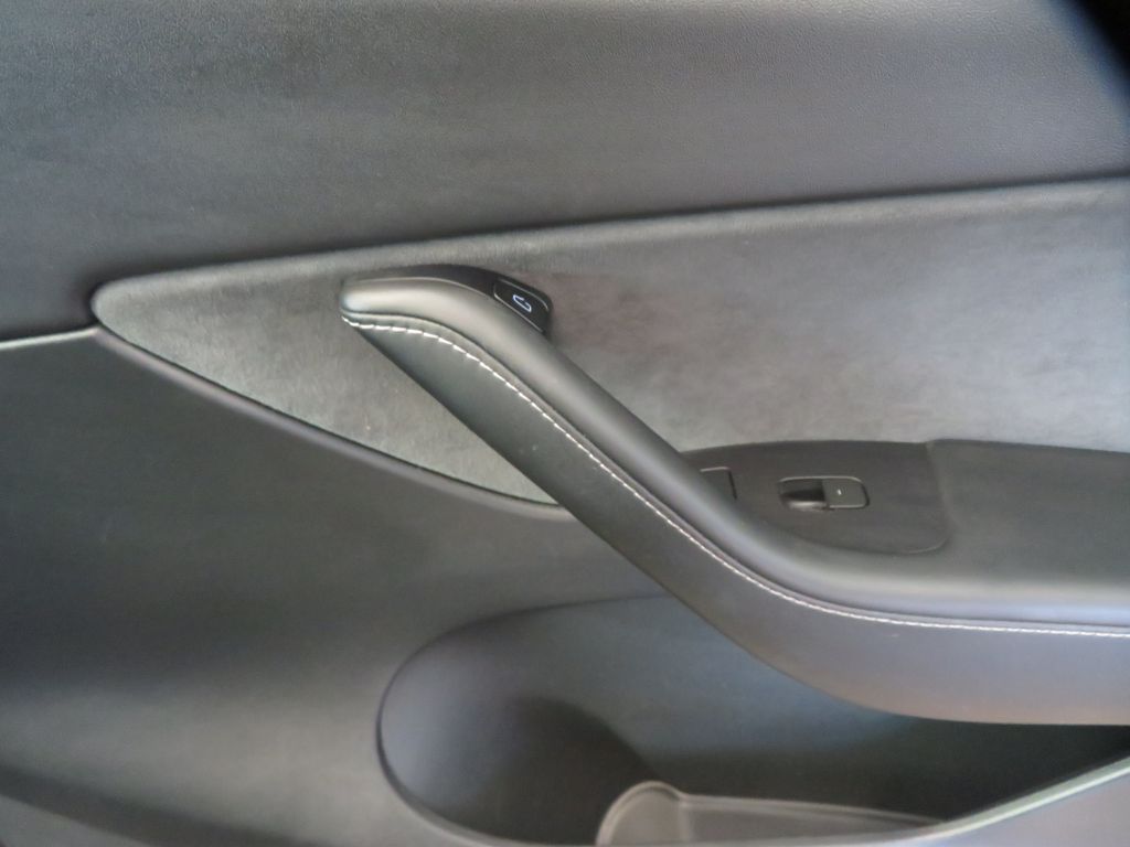 Photo 24 of this TESLA MODEL Y