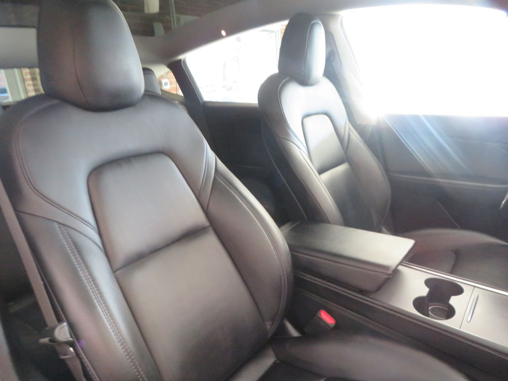 Photo 27 of this TESLA MODEL Y