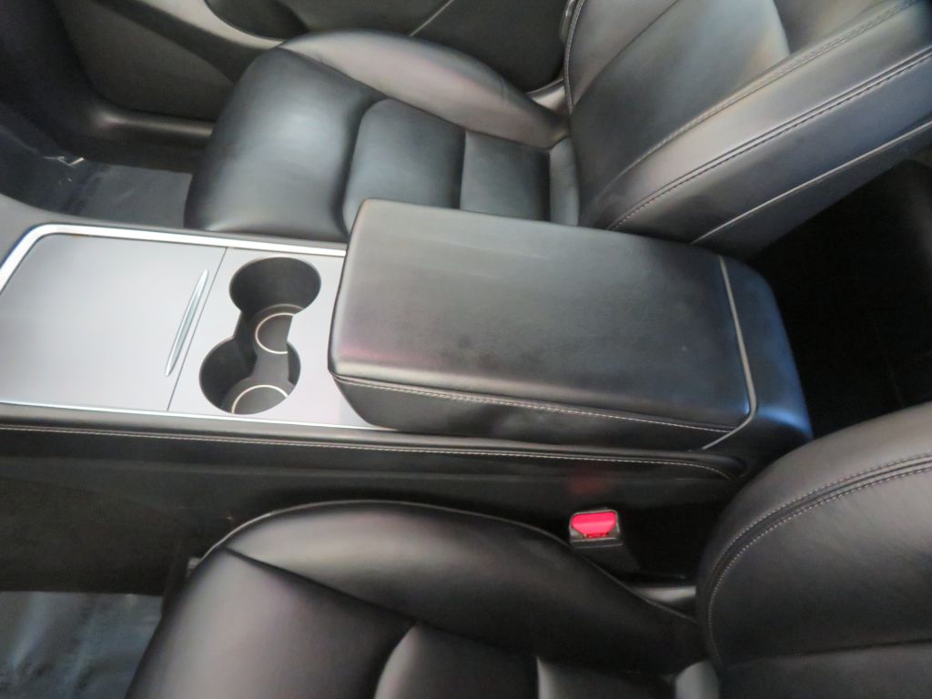 Photo 52 of this TESLA MODEL Y