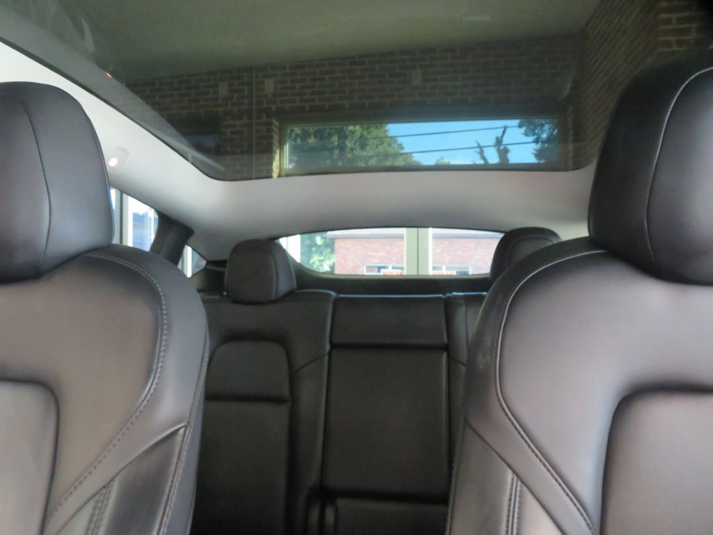 Photo 53 of this TESLA MODEL Y