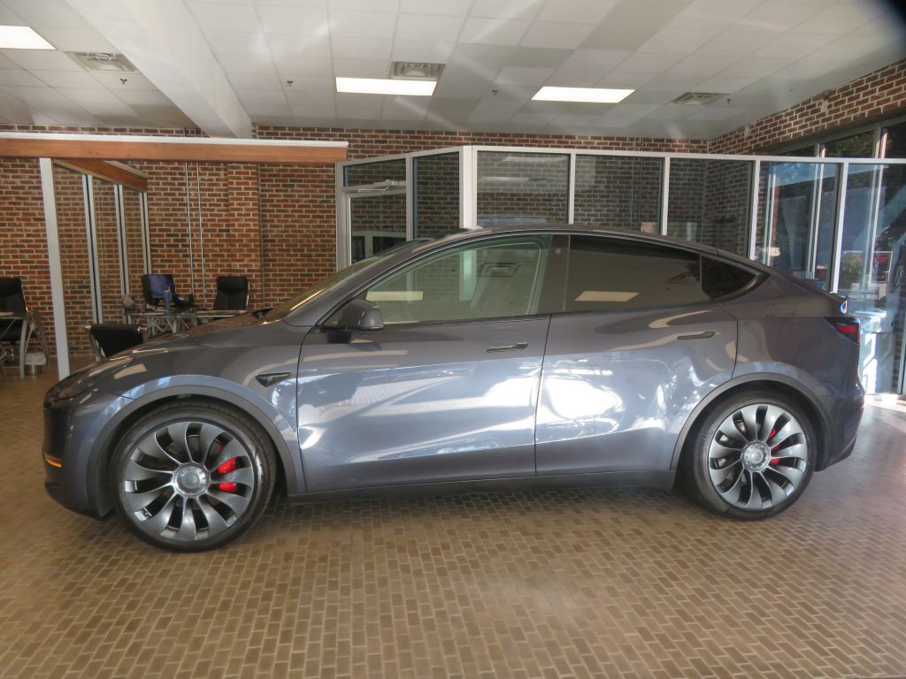 Photo 72 of this TESLA MODEL Y