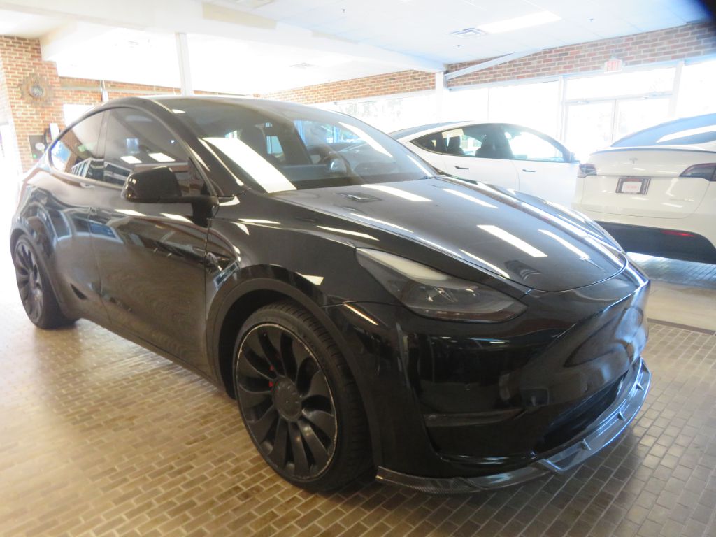 Photo 3 of this TESLA MODEL Y