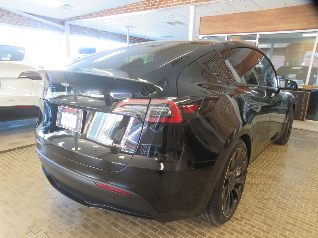 Photo 4 of this TESLA MODEL Y