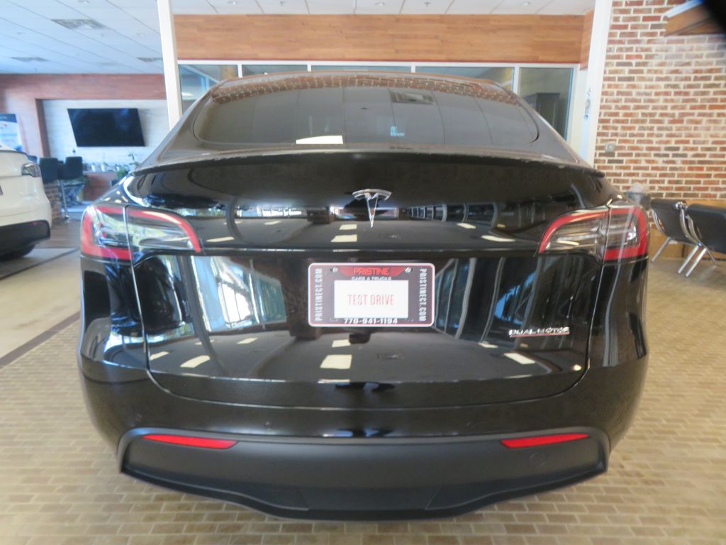Photo 5 of this TESLA MODEL Y