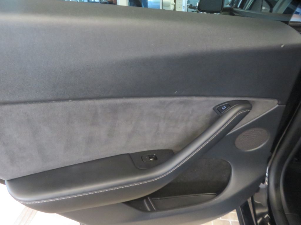 Photo 15 of this TESLA MODEL Y