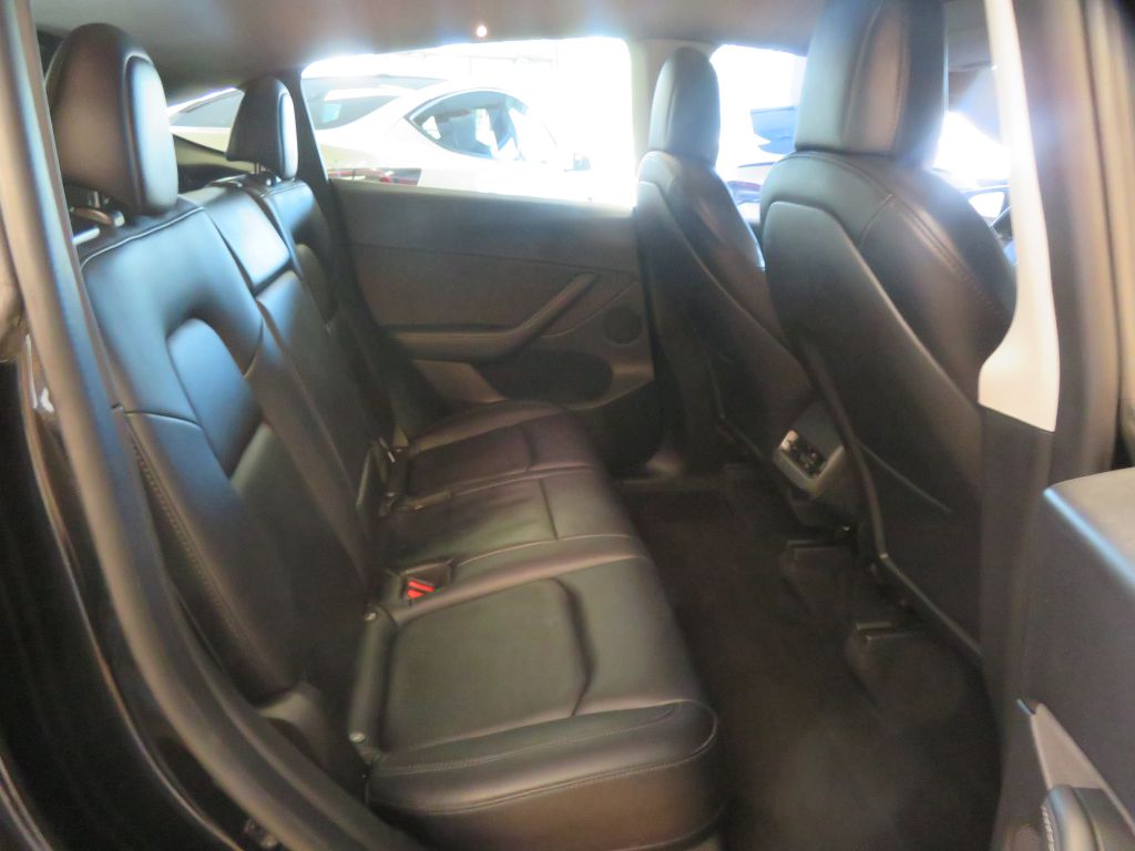 Photo 19 of this TESLA MODEL Y