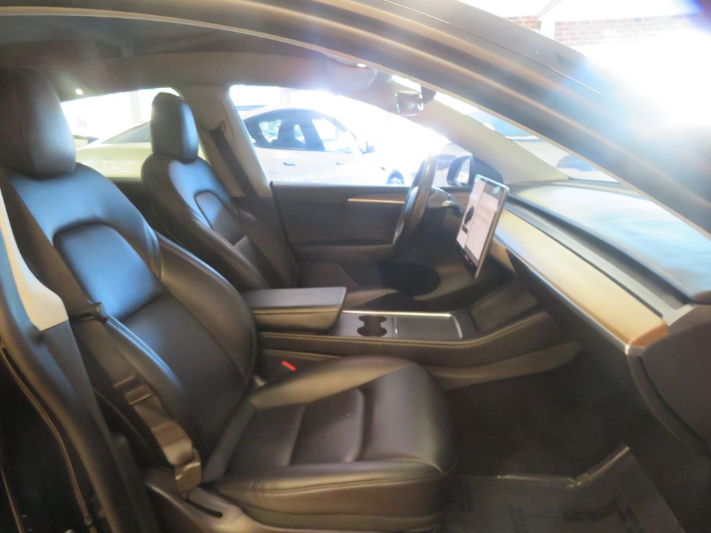 Photo 22 of this TESLA MODEL Y