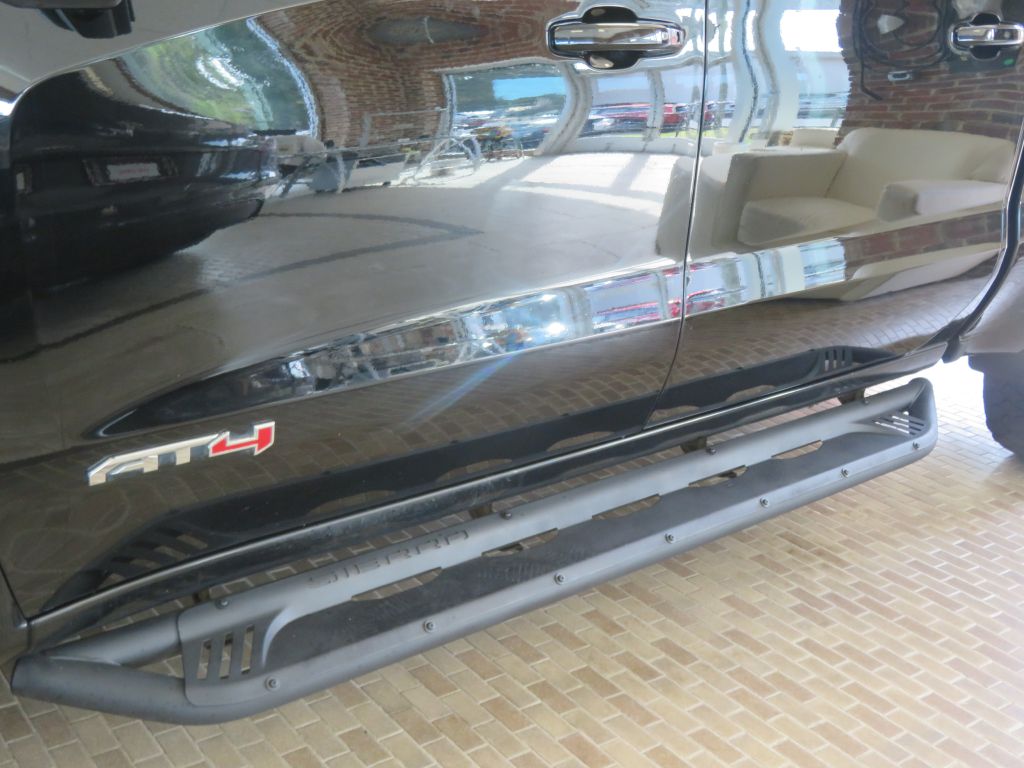 Photo 81 of this GMC SIERRA LIMITED