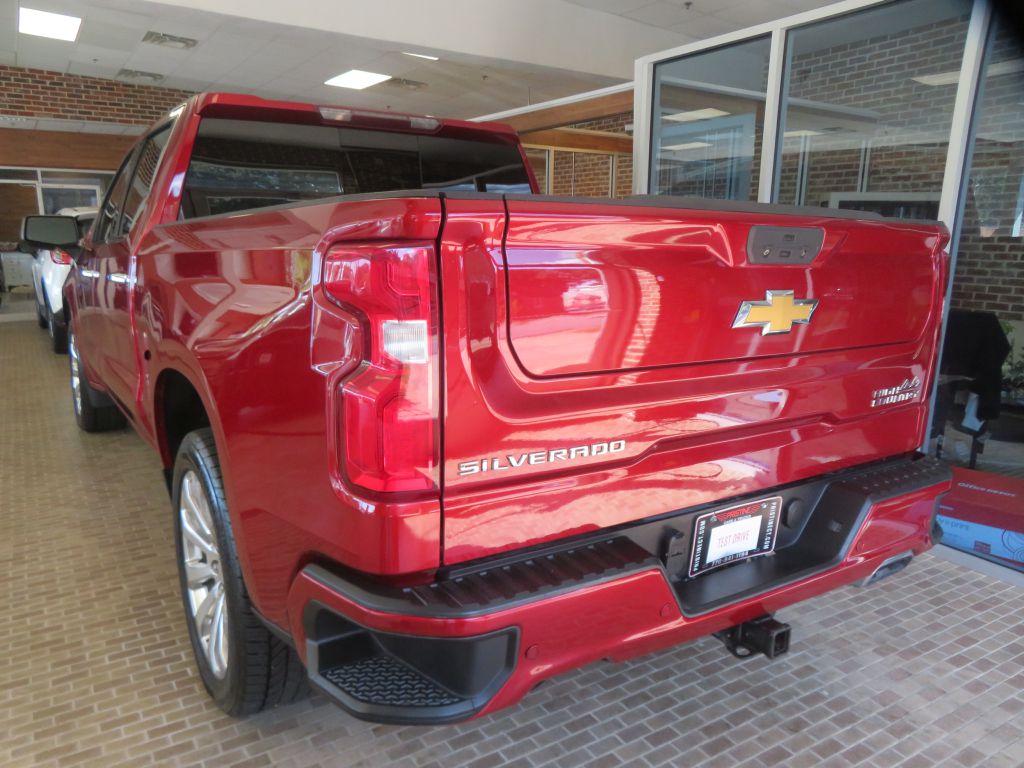 Photo 6 of this CHEVROLET SILVERADO LTD 1