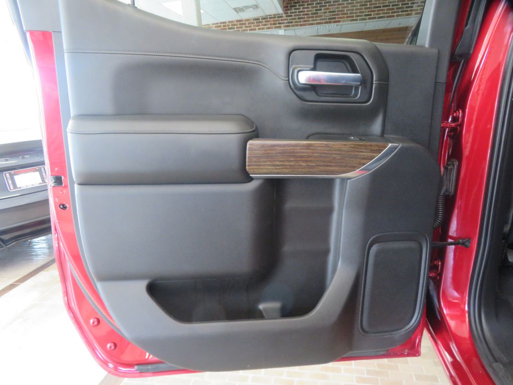 Photo 18 of this CHEVROLET SILVERADO LTD 1