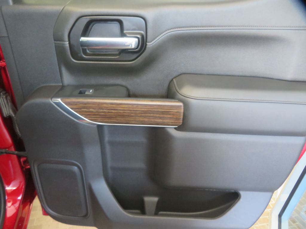 Photo 22 of this CHEVROLET SILVERADO LTD 1