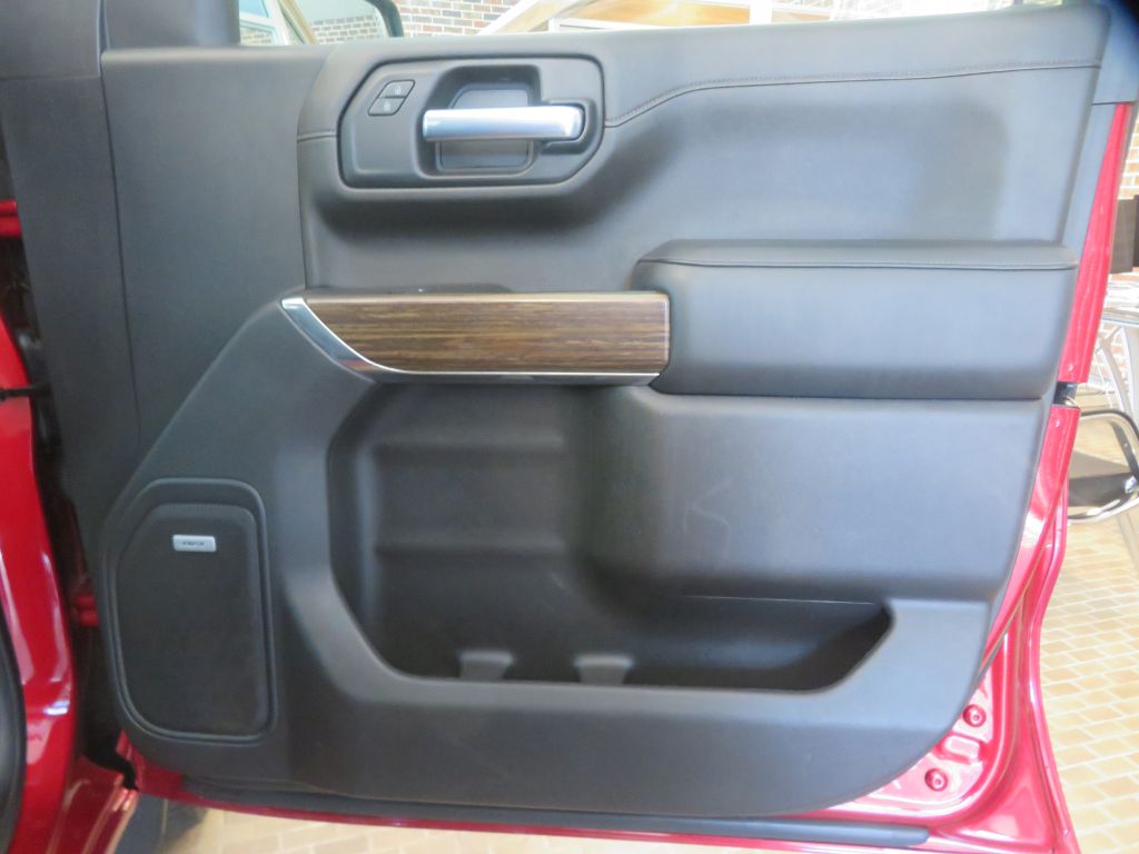 Photo 24 of this CHEVROLET SILVERADO LTD 1