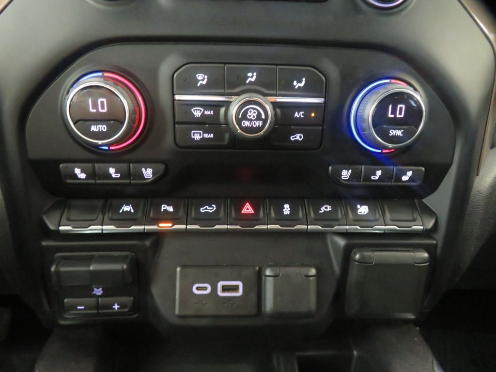 Photo 43 of this CHEVROLET SILVERADO LTD 1