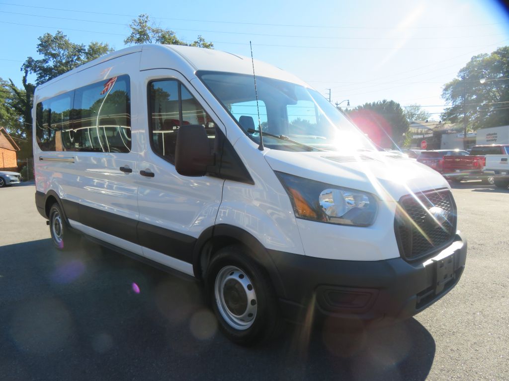 Photo 3 of this FORD TRANSIT