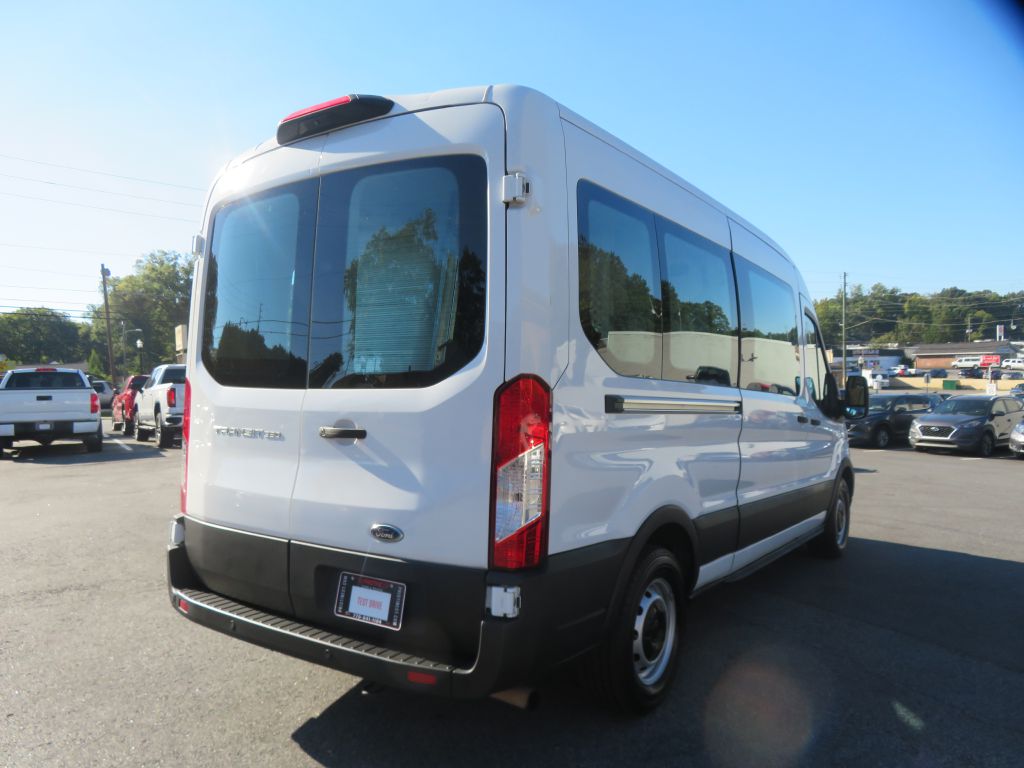 Photo 4 of this FORD TRANSIT