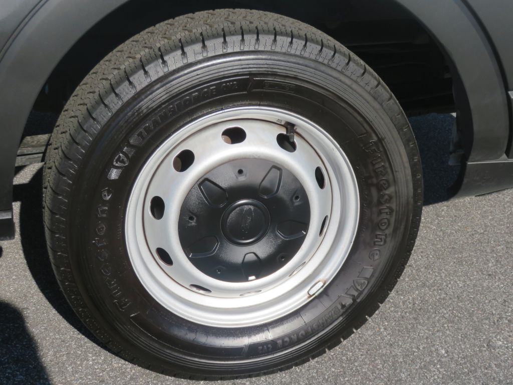 Photo 8 of this FORD TRANSIT