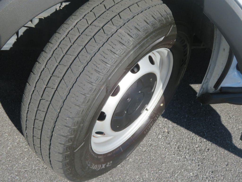 Photo 11 of this FORD TRANSIT