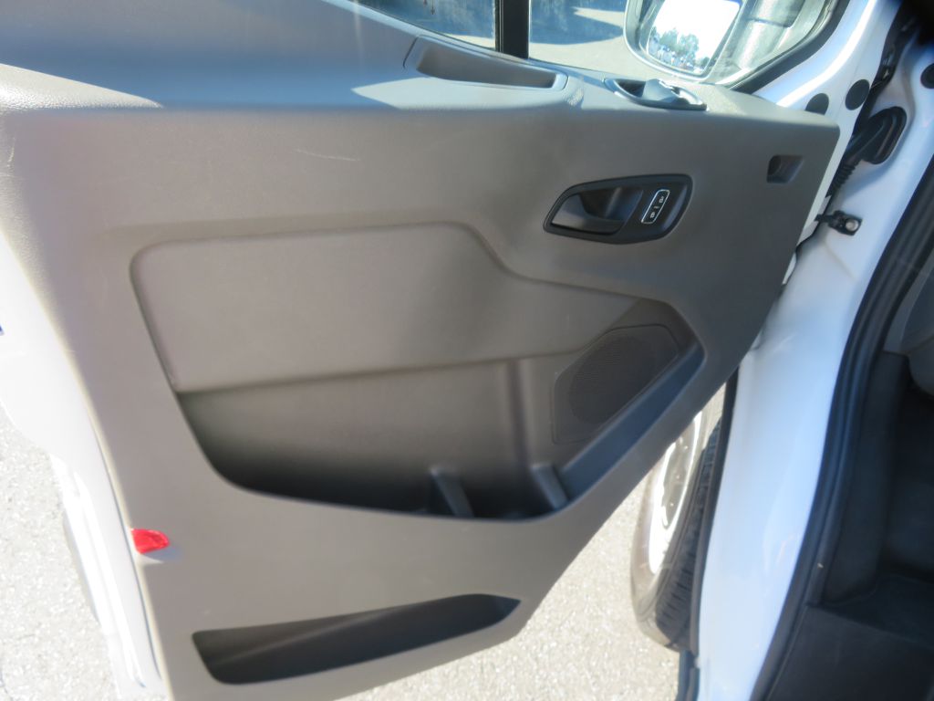 Photo 14 of this FORD TRANSIT