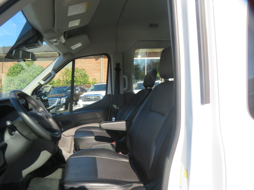 Photo 15 of this FORD TRANSIT